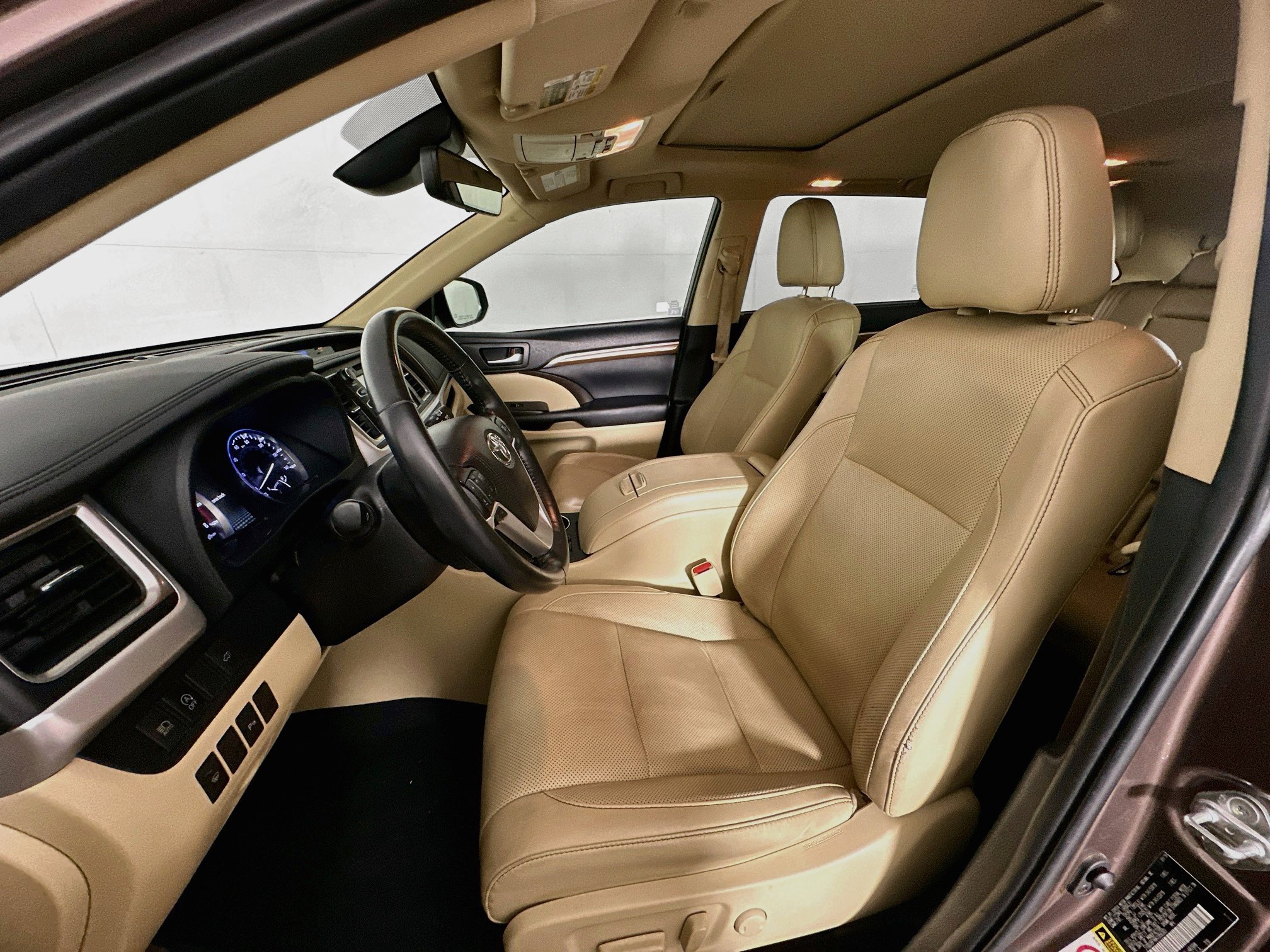 Used 2019 Toyota Highlander Limited AWD/4WD image 13