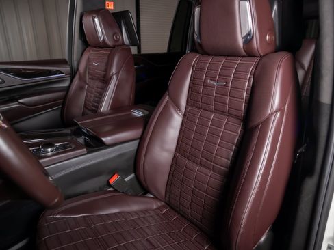 Used 2023 Cadillac Escalade ESV Premium Luxury Platinum AWD/4WD image 5