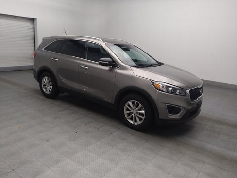 Used 2017 Kia Sorento AWD image 11