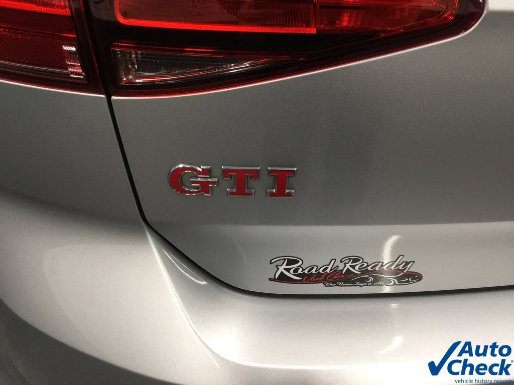 Used 2017 Volkswagen GTI SE FWD image 14