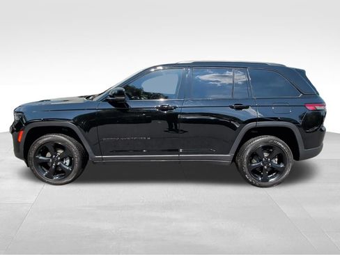 Certified 2023 Jeep Grand Cherokee Altitude AWD/4WD image 2