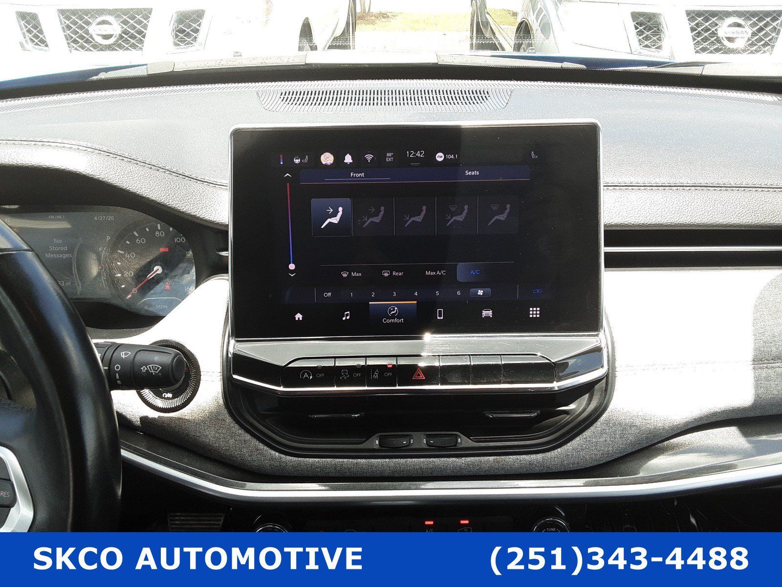 Used 2022 Jeep Compass Latitude w/ Mopar Graphics Package AWD/4WD image 16