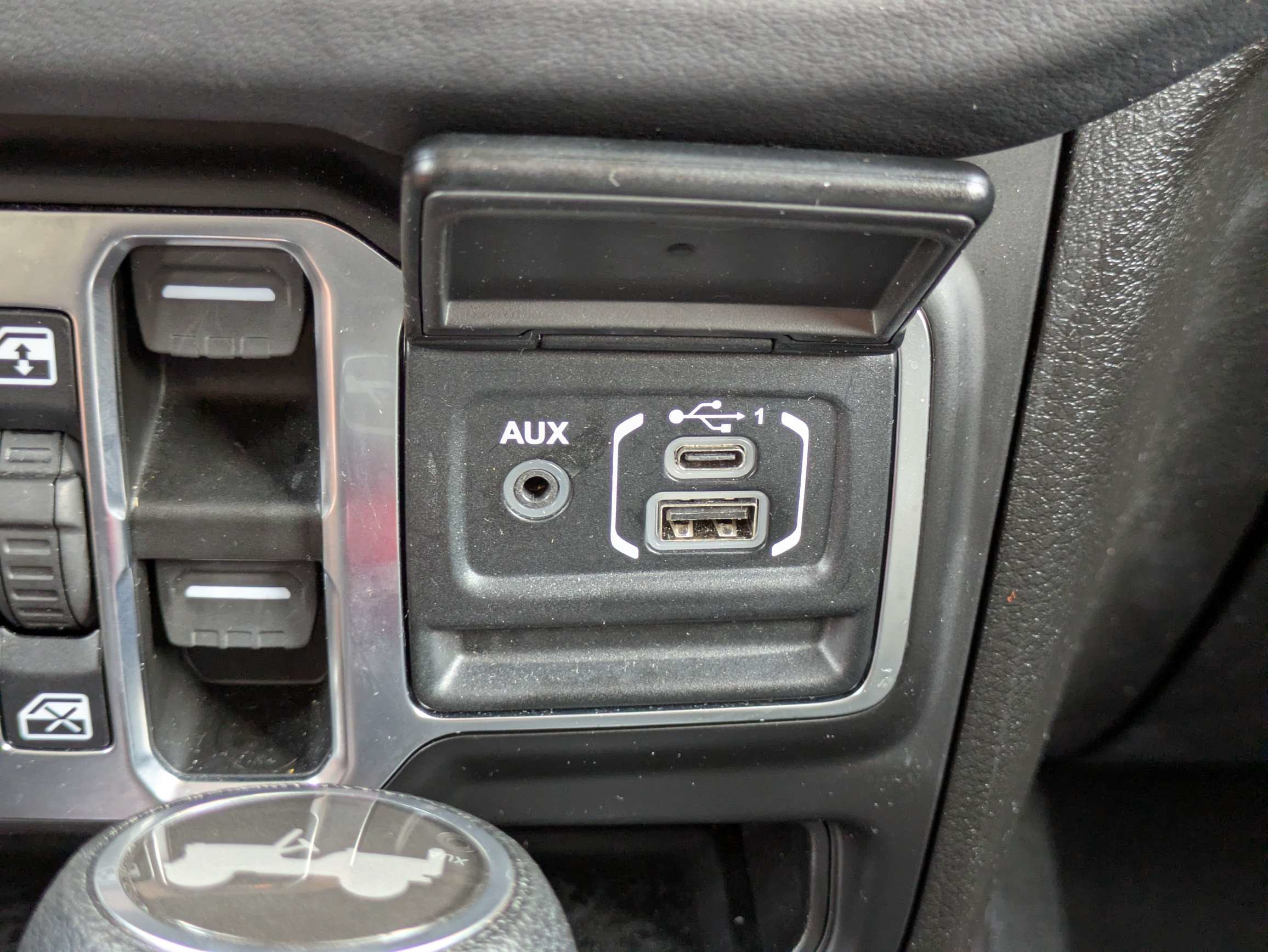 Used 2026 Jeep Wrangler Unlimited Sahara AWD/4WD image 24