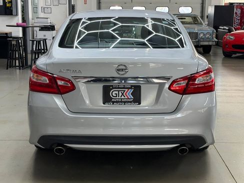 Used 2016 Nissan Altima 2.5 S w/ Power Driver Seat Package FWD image 4
