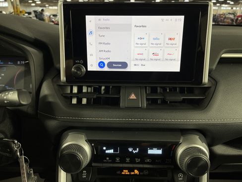 Used 2024 Toyota RAV4 LE image 21