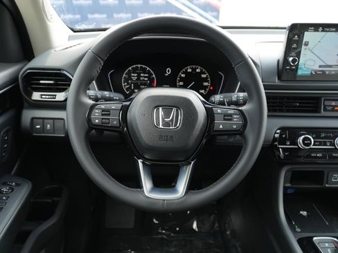 New 2025 Honda Pilot Touring image 23