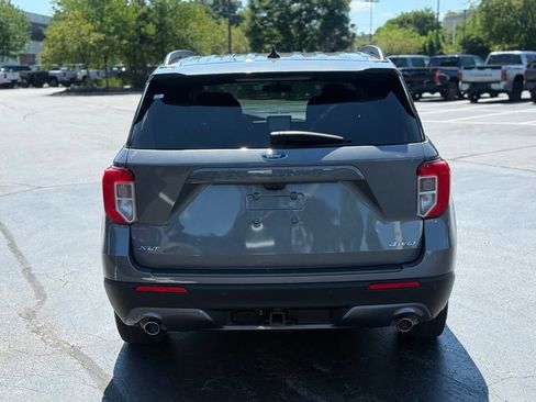 Used 2022 Ford Explorer XLT w/ Equipment Group 202A AWD/4WD image 6