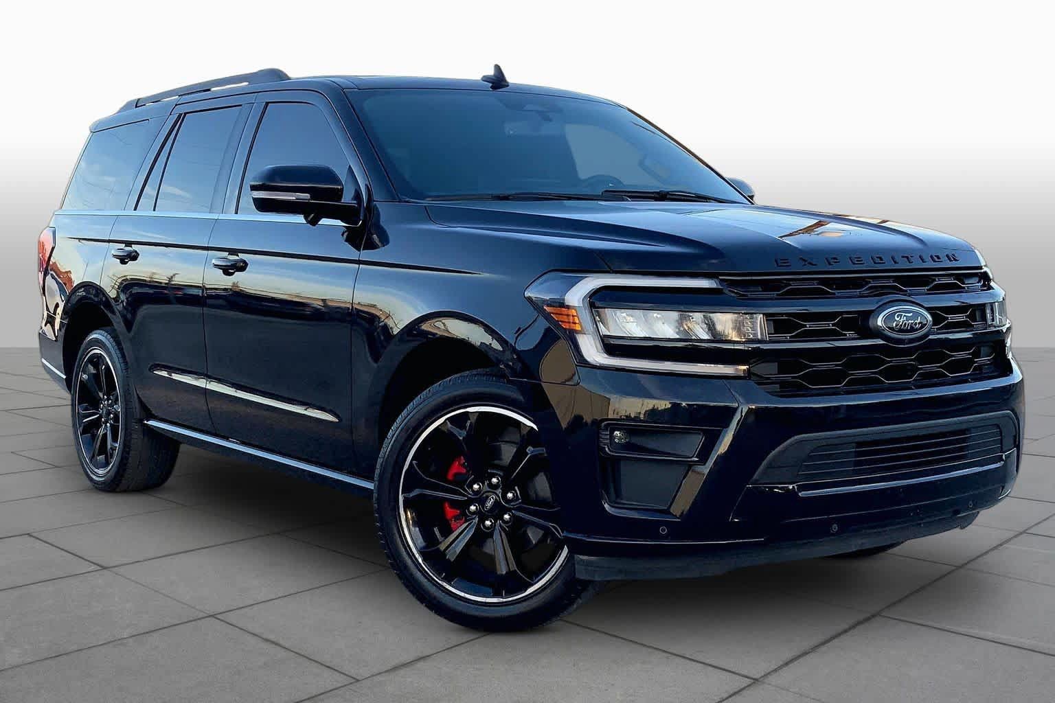 Used 2023 Ford Expedition Limited RWD image 3