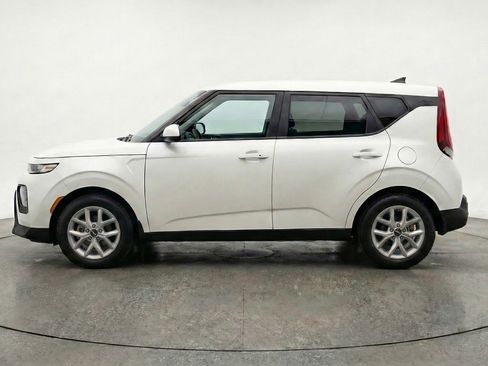 Used 2025 Kia Soul LX w/ LX Technology Package image 5