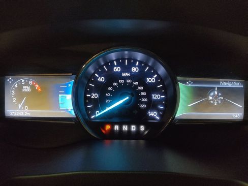 Used 2016 Ford Explorer Limited image 23