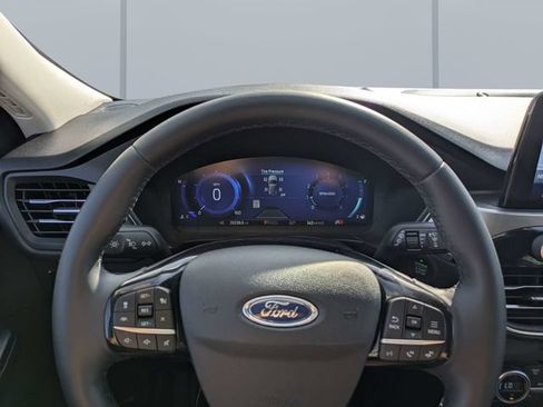 Used 2021 Ford Escape Titanium w/ Class II Trailer Tow Package AWD/4WD image 30