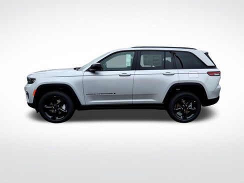 New 2025 Jeep Grand Cherokee Limited w/ Black Appearance Package image 6