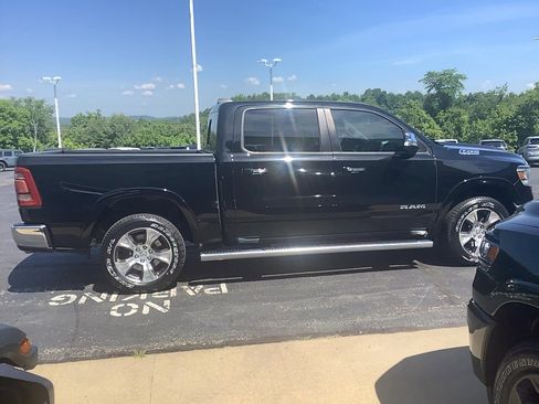 Used 2019 RAM 1500 Laramie AWD/4WD image 5
