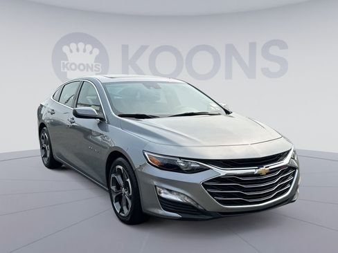 Used 2023 Chevrolet Malibu LT FWD image 2
