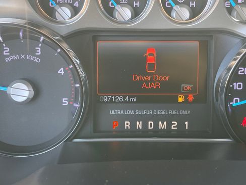 Used 2015 Ford F350 Lariat w/ Lariat Interior Package image 11