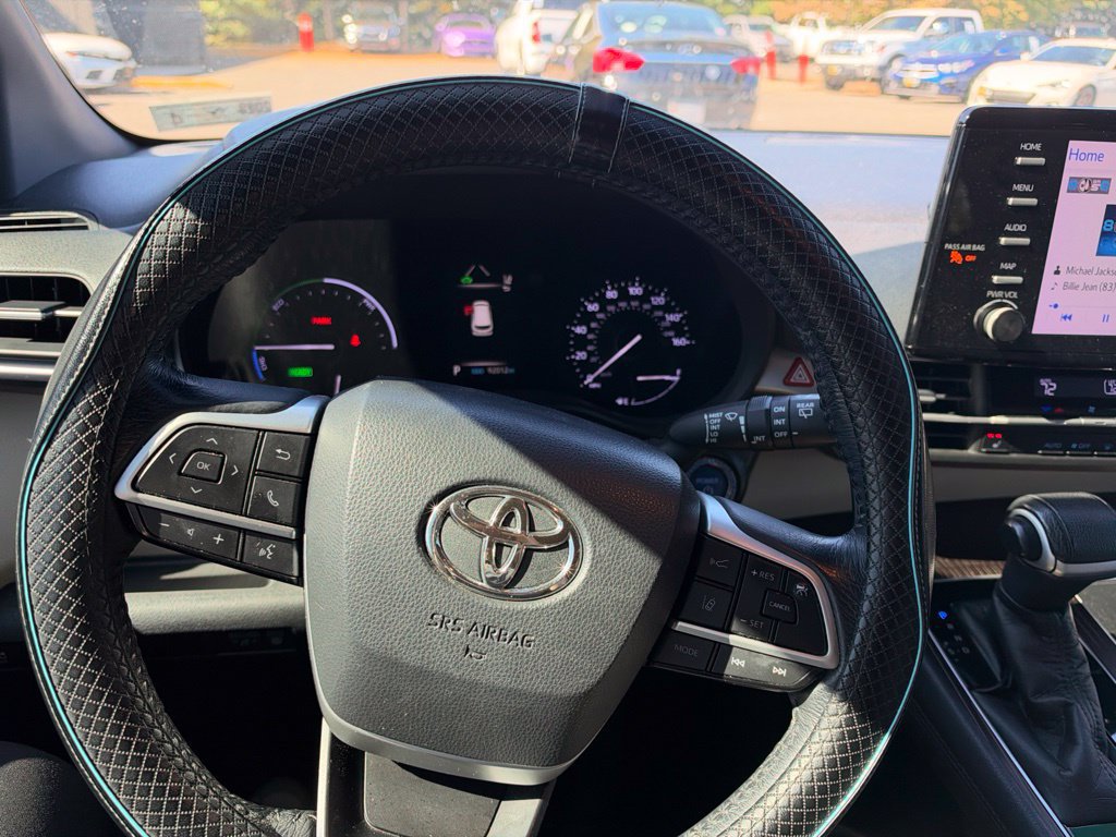 Used 2021 Toyota Sienna XLE FWD image 12