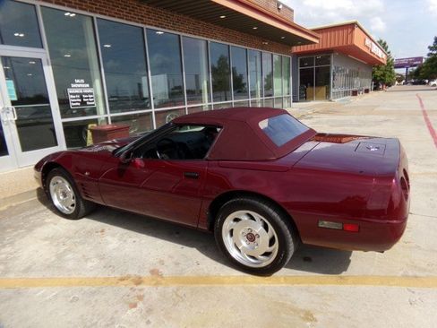 Used 1993 Chevrolet Corvette Convertible RWD image 24