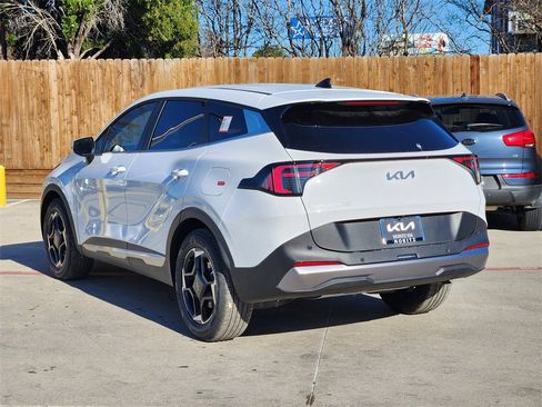 New 2026 Kia Sportage EX image 3