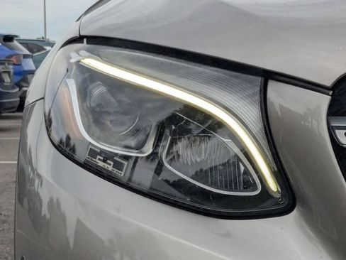 Used 2019 Mercedes-Benz GLC 350e 4MATIC image 12