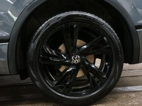 Certified 2023 Volkswagen Tiguan SE R-Line image 81