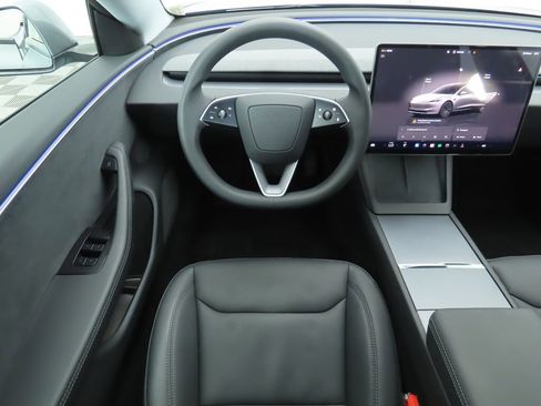 Used 2025 Tesla Model 3 Long Range image 10