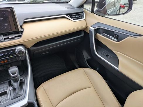 Used 2024 Toyota RAV4 XLE Premium FWD image 17
