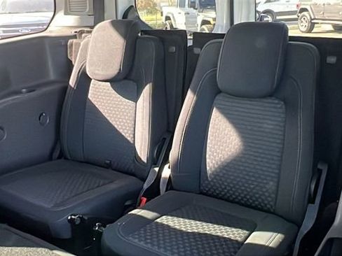 Used 2022 Ford Transit Connect XLT image 19
