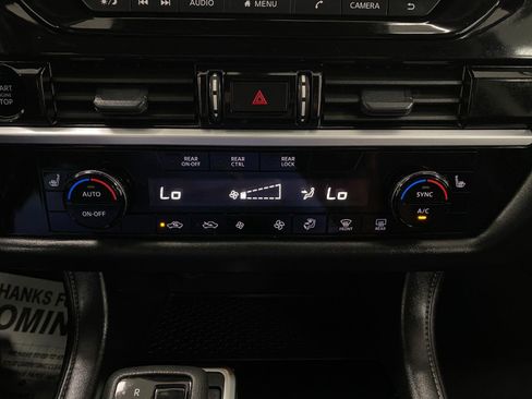 Used 2025 Nissan Pathfinder SV AWD/4WD image 24