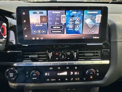 New 2026 Nissan Pathfinder Platinum image 32