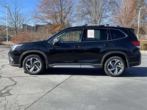 Used 2023 Subaru Forester Touring image 2
