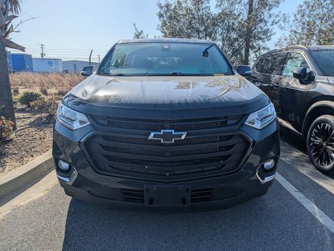 Used 2020 Chevrolet Traverse LT w/ LPO, Midnight Edition image 2