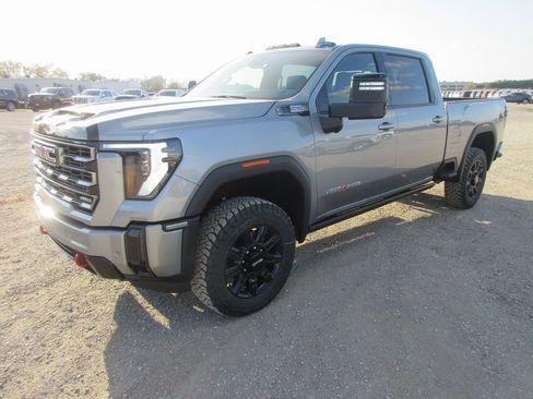 New 2026 GMC Sierra 2500 AT4 image 11