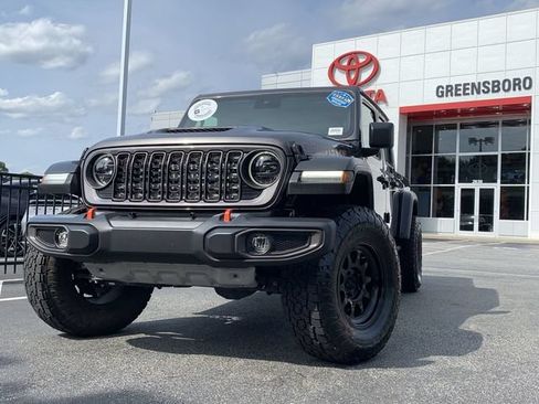 Used 2024 Jeep Gladiator Mojave w/ Safety Group AWD/4WD image 1