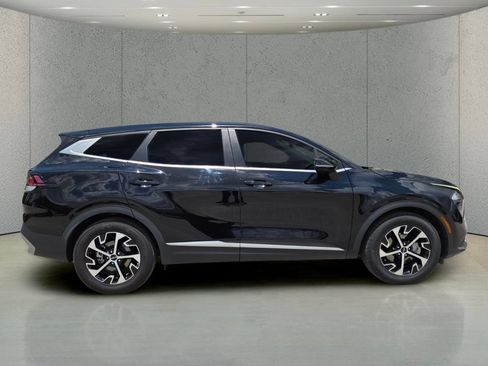 Used 2023 Kia Sportage EX FWD image 3