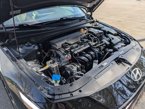 Used 2024 Hyundai Elantra Limited image 41