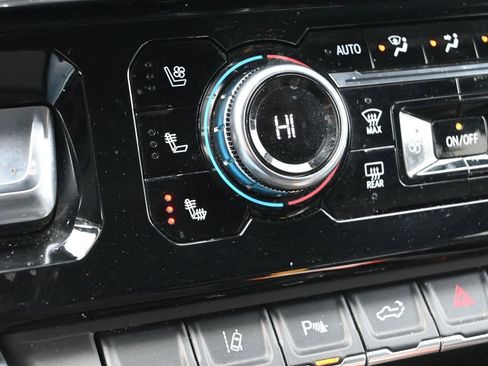 Used 2024 GMC Sierra 2500 Denali w/ Denali Reserve Package image 27