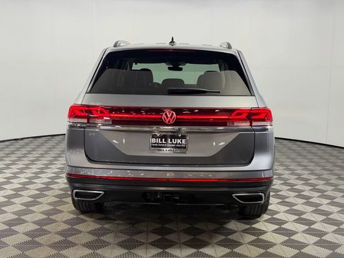 Used 2025 Volkswagen Atlas SE FWD image 11