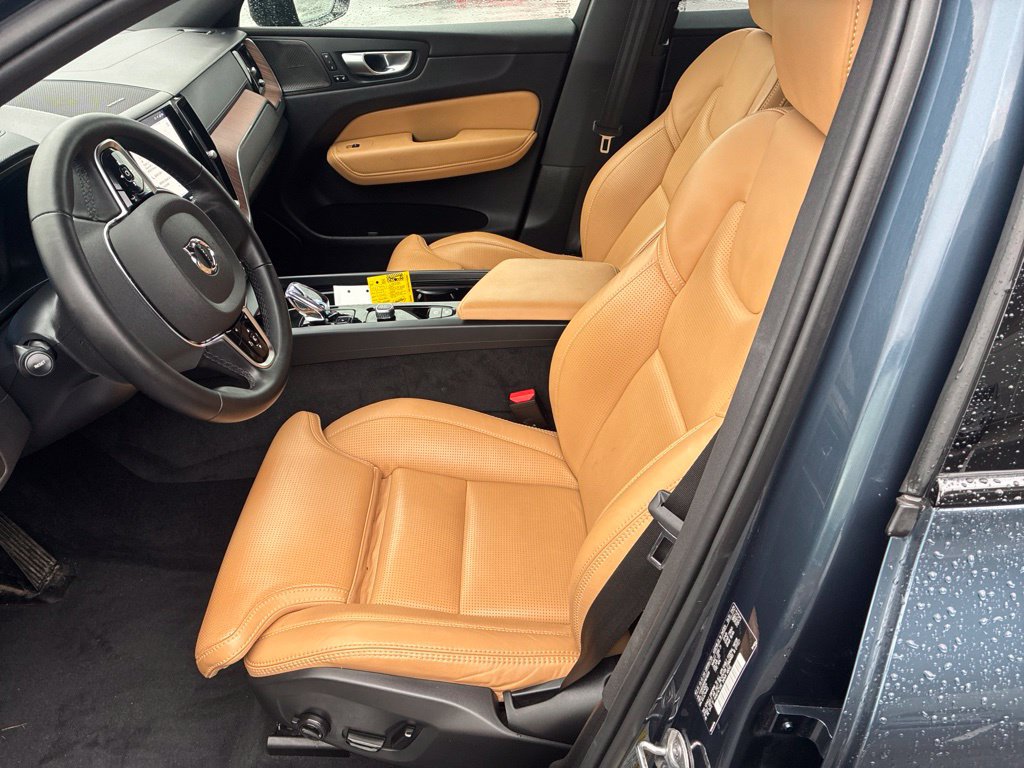 Certified 2024 Volvo XC60 T8 Ultimate w/ Climate Package AWD/4WD image 12