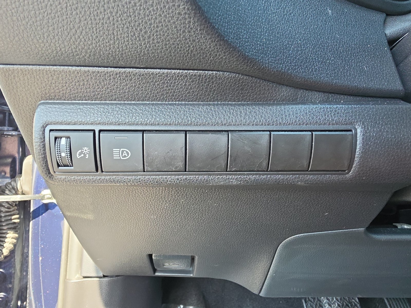 Used 2025 Toyota Corolla SE w/ SE Premium Package FWD image 20