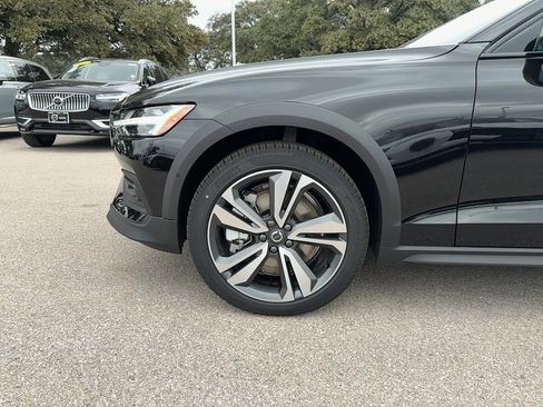 New 2026 Volvo V60 B5 Cross Country Plus w/ Protection Package Premier AWD/4WD image 9