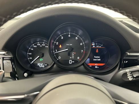 Certified 2023 Porsche Macan AWD/4WD image 13