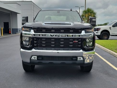 Used 2022 Chevrolet Silverado 2500 LT w/ Convenience Package AWD/4WD image 2