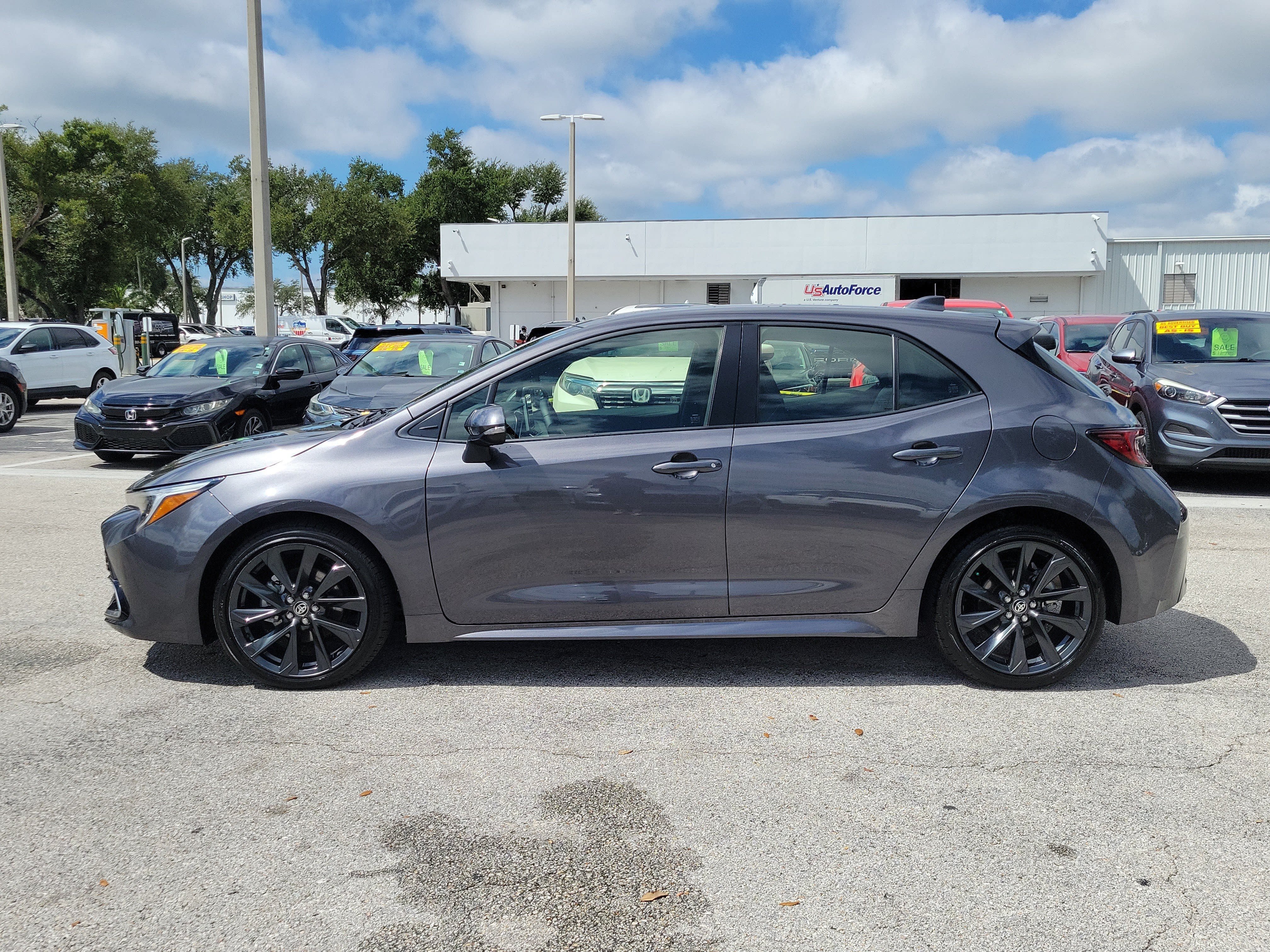 Used 2025 Toyota Corolla XSE FWD image 6