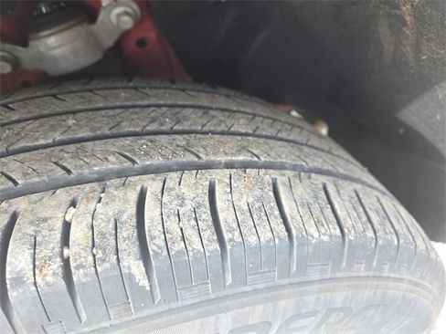 Certified 2022 Ford Explorer XLT w/ Equipment Group 202A image 31