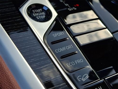 Certified 2024 BMW X6 xDrive40i w/ Executive Package image 27