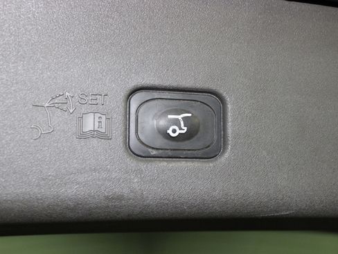 Used 2024 Lincoln Nautilus Reserve AWD/4WD image 13