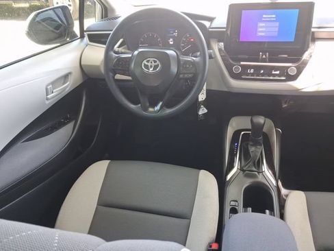 Used 2025 Toyota Corolla LE FWD image 8
