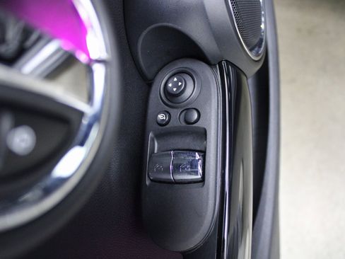 Used 2019 MINI Cooper S image 13