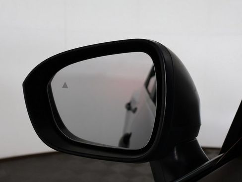 Used 2023 Nissan Rogue S AWD/4WD image 33