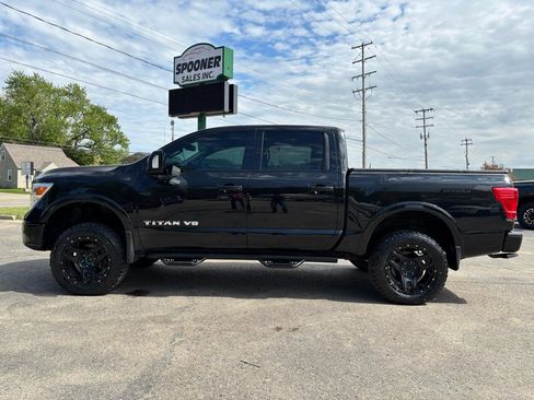 Used 2018 Nissan Titan PRO-4X AWD/4WD image 2